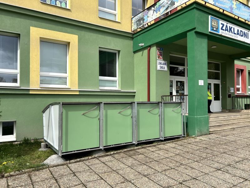 Bike Box - Most, Jakub Arbes 3rd elementary school