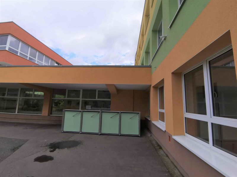 Bike Box - Most, Rozmarynova elementary school
