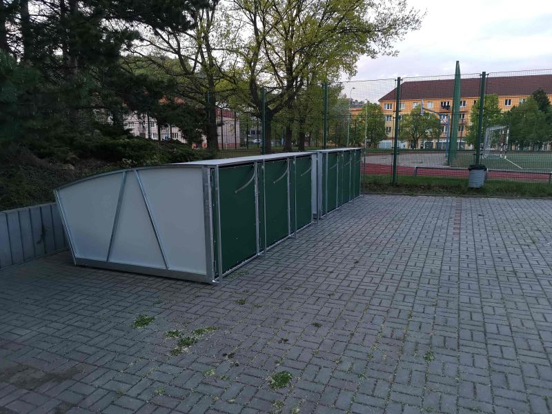 Bike Box - Most, elementary school Svazna