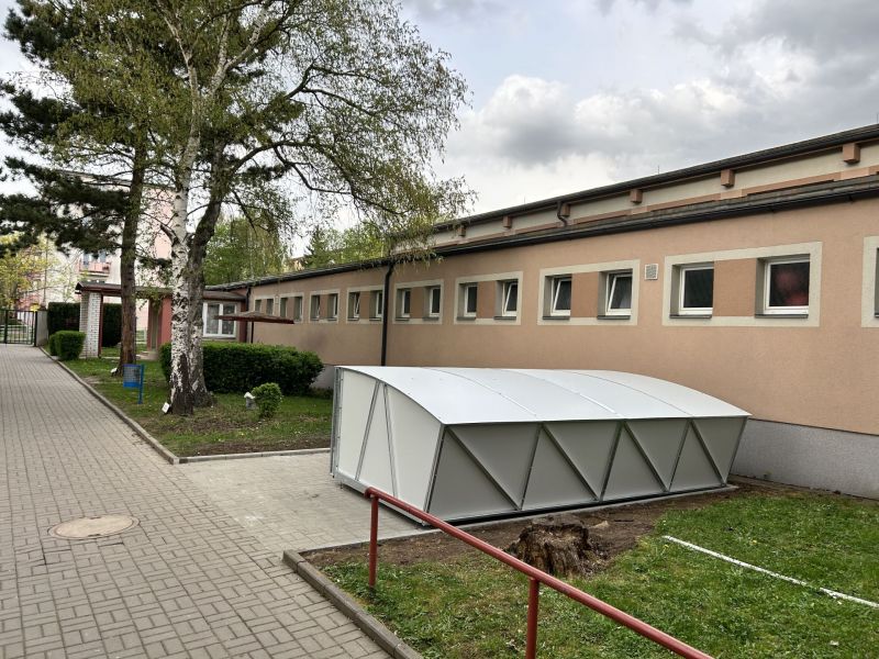Bike Box - 10th elementary school of Zdenek Stepanek