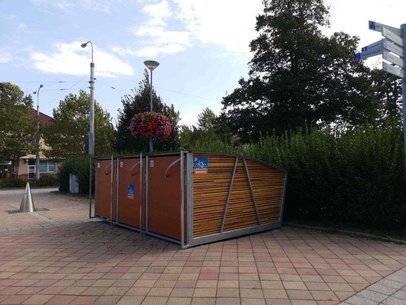 Bike Box - Otrokovice, train station