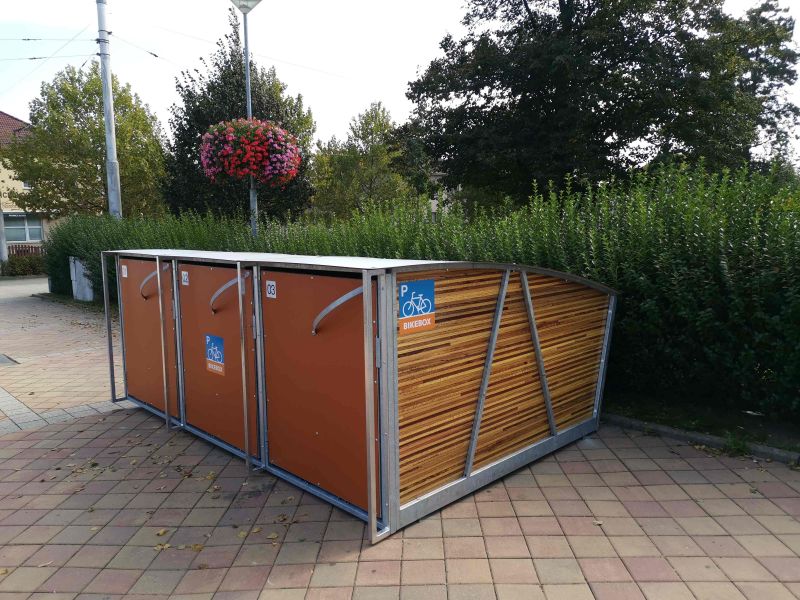 Bike Box - Otrokovice, train station